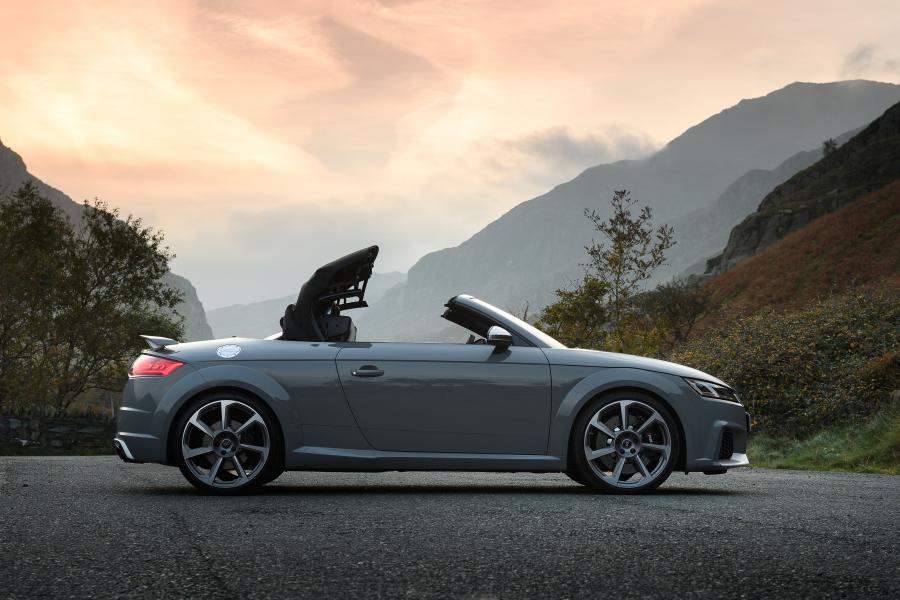  Audi TT RS Roadster (8S) 2016 года  (UK) (фото 23 из 40)